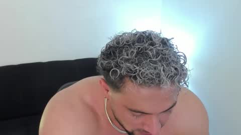 Snapshot of thomas_brandon chatting on 20, 2, 2026 Thomas Brandon online show from 20, 2, 2026