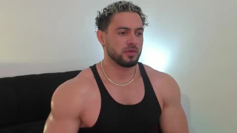 Snapshot of thomas_brandon chatting on 1, 3, 2026 Thomas Brandon online show from 1, 3, 2026