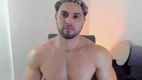 Snapshot of thomas_brandon chatting on 4, 3, 2026 Thomas Brandon online show from 4, 3, 2026