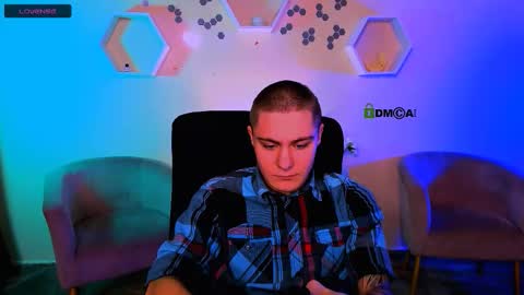 thomas_crow online show from 25, 11, 2025