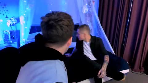 thomas_crow online show from 23, 12, 2025