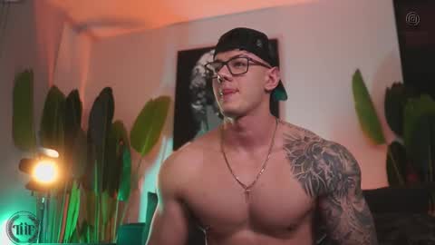 Thomas Falcon online show from 23, 11, 2025