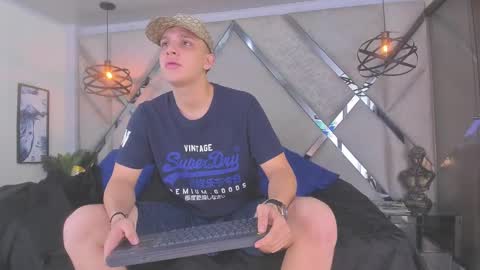 Snapshot of thomas_may4rs chatting on 24, 2, 2025 ---Thomas--- online show from 24, 2, 2025