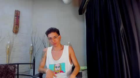 ThomasJones   online show from 18, 2, 2025