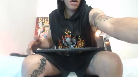 Snapshot of thomasjons chatting on 8, 3, 2026 thomasjons online show from 8, 3, 2026