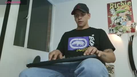 Snapshot of thomasjons chatting on 14, 6, 2026 thomasjons online show from 14, 6, 2026