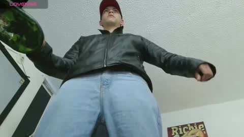 Snapshot of thomasjons chatting on 14, 6, 2026 thomasjons online show from 14, 6, 2026