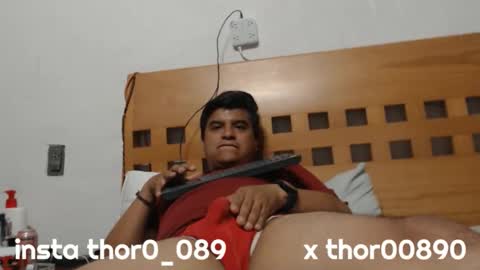 Snapshot of thor0200 chatting on 28, 4, 2026 thor0200 online show from 28, 4, 2026
