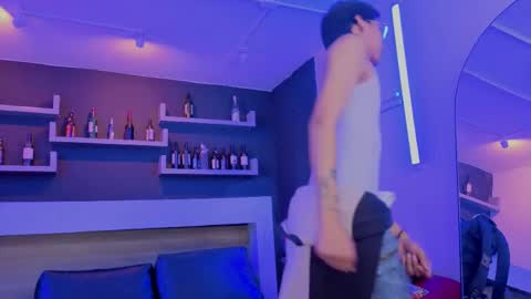 Snapshot of tian_sex chatting on 27, 5, 2026 online show from 27, 5, 2026