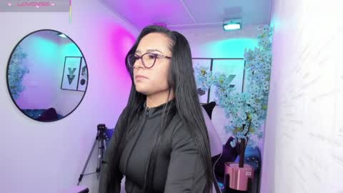 Tiara  online show from 12, 4, 2026