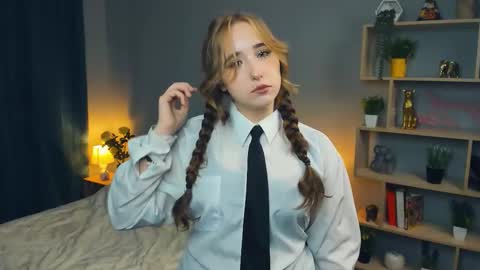 Snapshot of tiaraganze chatting on 27, 10, 2025 Ariana online show from 27, 10, 2025