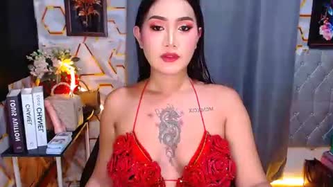 tiarrafoxs online show from 28, 5, 2026