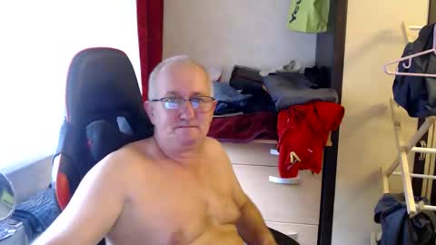 Snapshot of tibort71 chatting on 10, 10, 2025 tibort71 online show from 10, 10, 2025