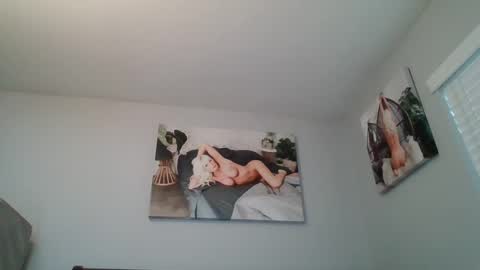 Snapshot of ticklemepink696969 chatting on 19, 1, 2025 ticklemepink696969 online show from 19, 1, 2025