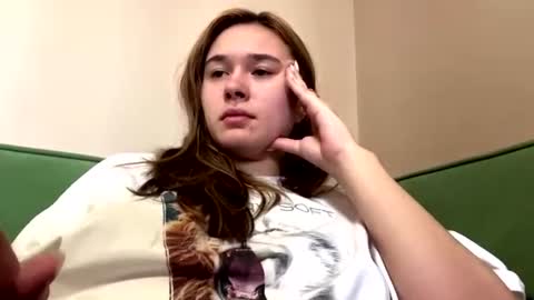 Snapshot of tierraclement chatting on 18, 6, 2026 Nika online show from 18, 6, 2026