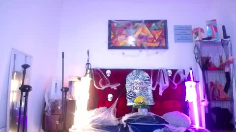 Tifanny Nails  online show from 17, 10, 2025