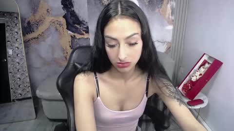 Snapshot of tifany_v chatting on 24, 9, 2025 Hi Stream 800 to 1400 online show from 24, 9, 2025