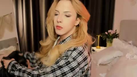 Tiffany online show from 8, 4, 2026