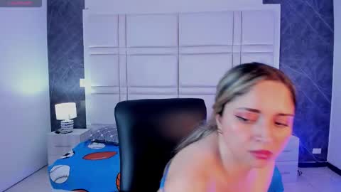 Snapshot of tiffanyhoustton chatting on 12, 3, 2026 tiffanyhoustton online show from 12, 3, 2026
