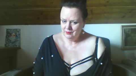 TiffanyMature online show from 11, 4, 2026