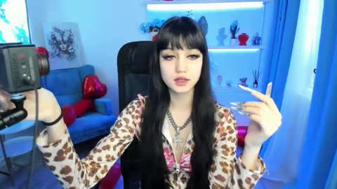 tiffanyyoun online show from 10, 2, 2026