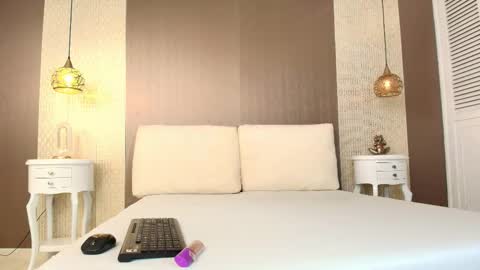 T I F F A N Y online show from 1, 12, 2025