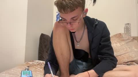 Snapshot of timveret chatting on 10, 12, 2024 Wizard online show from 10, 12, 2024