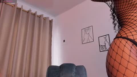 Snapshot of tina_rousse2 chatting on 5, 12, 2025 T I N A online show from 5, 12, 2025