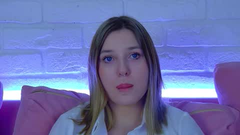 TinaBurton online show from 9, 3, 2026