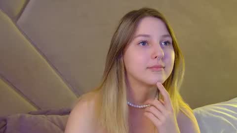 TinaBurton online show from 25, 6, 2026