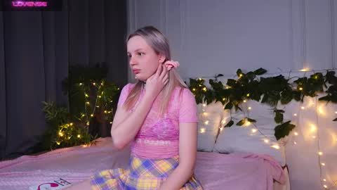 tinasiner online show from 1, 3, 2025