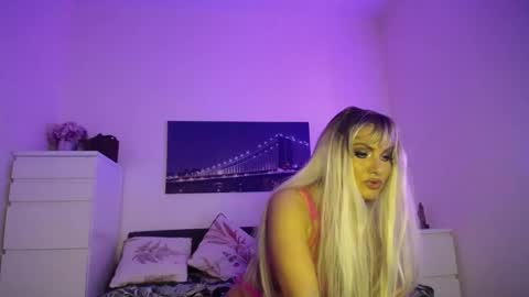 tinkerbell822 online show from 18, 1, 2025