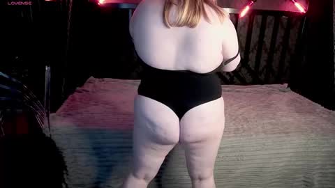 TinkerrBelll online show from 3, 2, 2026