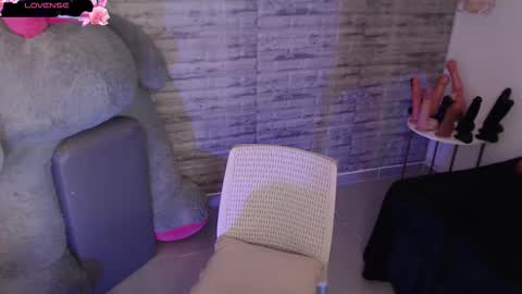 Tinna Goddess online show from 6, 1, 2026