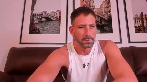 Snapshot of tinoclandestino chatting on 15, 12, 2024 tinoclandestino online show from 15, 12, 2024