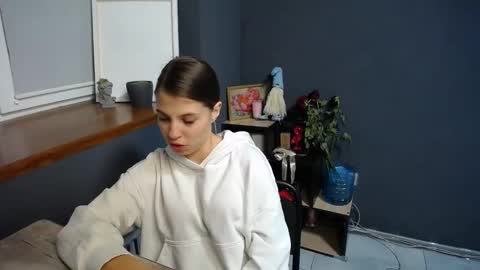 Gloria online show from 5, 3, 2025