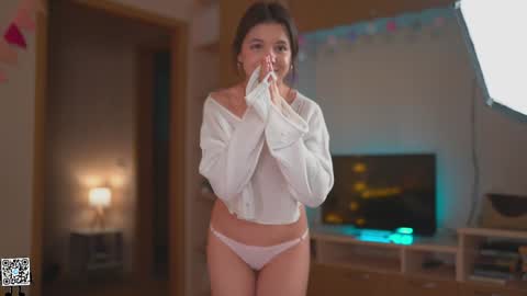 Lyssa     online show from 8, 2, 2025