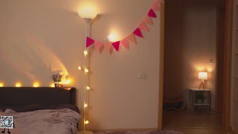 Lyssa     online show from 18, 2, 2025