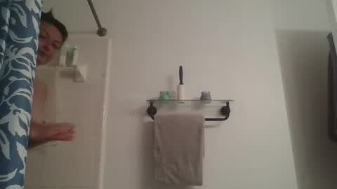 tinyassbossymilf online show from 17, 2, 2026