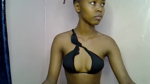 Snapshot of tinybarbie_ chatting on 25, 9, 2025 Barbie online show from 25, 9, 2025