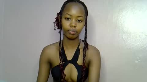 Snapshot of tinybarbie_ chatting on 5, 10, 2025 Barbie online show from 5, 10, 2025