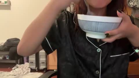 Snapshot of tinydaisy22 chatting on 29, 11, 2025 tinydaisy22 online show from 29, 11, 2025