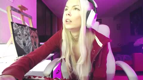 stage Kylie Sinner  brand CLITBAIT online show from 5, 11, 2025