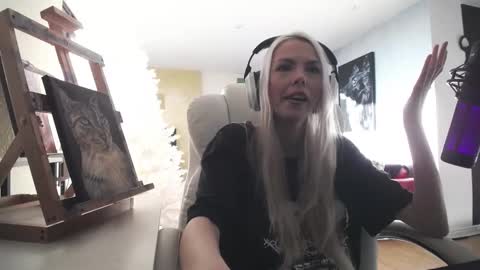 stage Kylie Sinner  brand CLITBAIT online show from 10, 2, 2026