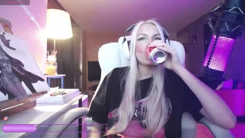 stage Kylie Sinner  brand CLITBAIT online show from 7, 4, 2026