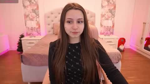 tinynataliee online show from 18, 1, 2026