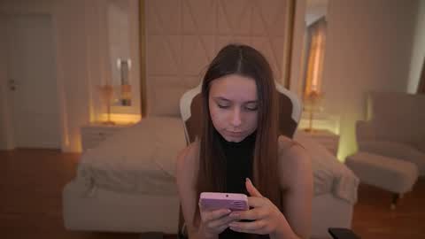 tinynataliee online show from 2, 3, 2026