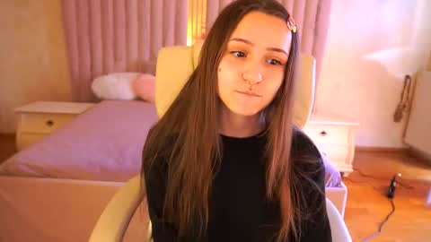 tinynataliee online show from 5, 3, 2026