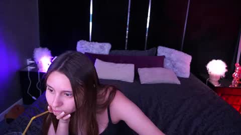 tinynataliee online show from 21, 6, 2026