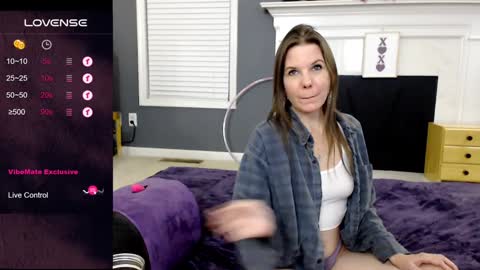 Snapshot of tinyvixxen chatting on 5, 2, 2025 V - Read the bio please thanks. online show from 5, 2, 2025